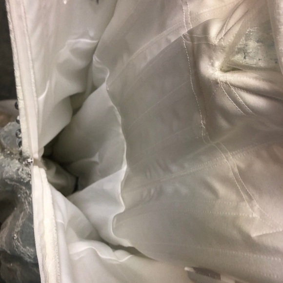 SAMPLE Alfred Angelo 1/2Sleeve Lace Wedding Dress, Ivory A-Line Off Shoulder - Picture 12 of 15